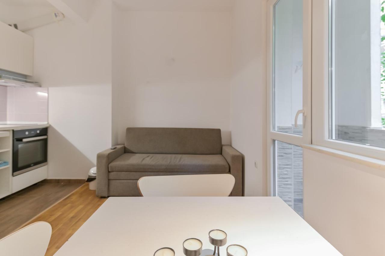 סופיה Bright Apartment In The Heart Of The City By Flat Mаnager מראה חיצוני תמונה