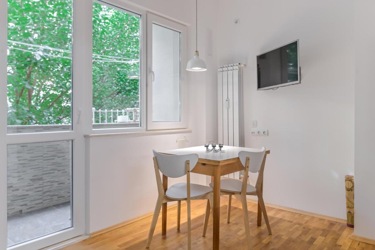 סופיה Bright Apartment In The Heart Of The City By Flat Mаnager מראה חיצוני תמונה