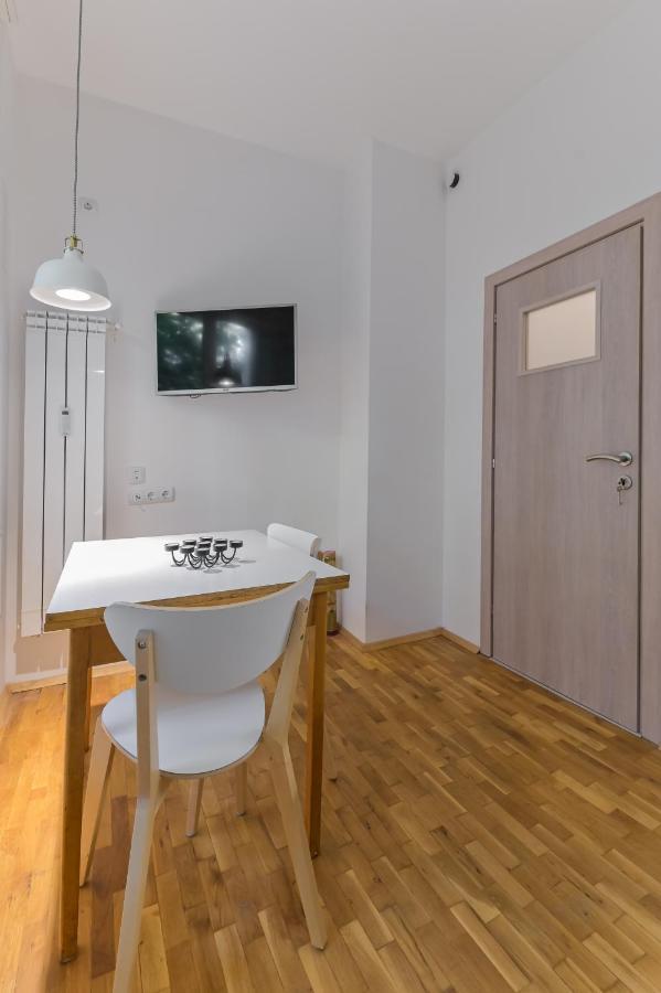 סופיה Bright Apartment In The Heart Of The City By Flat Mаnager מראה חיצוני תמונה